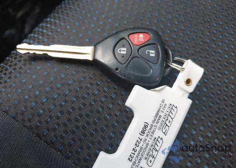 2010 Toyota Matrix S из США, поврежденный, VIN 2T1KE4EE3AC036097